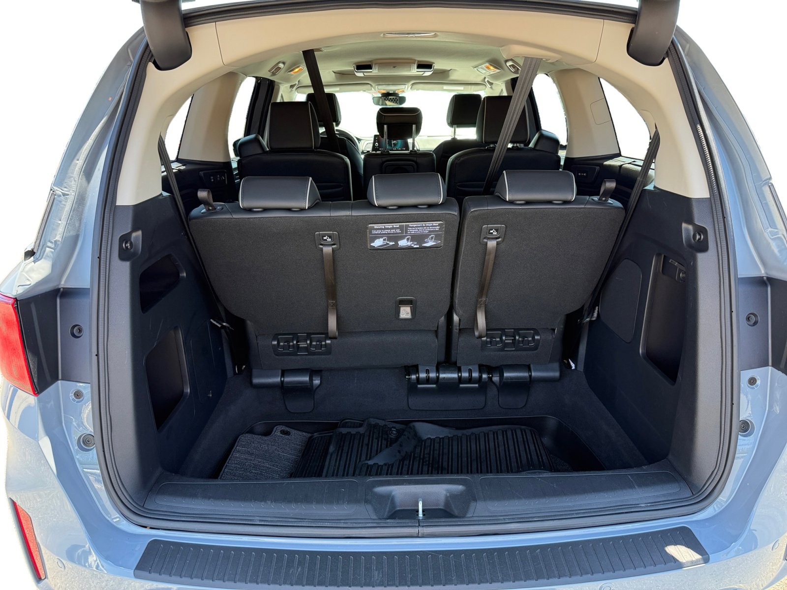 2025 Honda Odyssey Elite photo 16