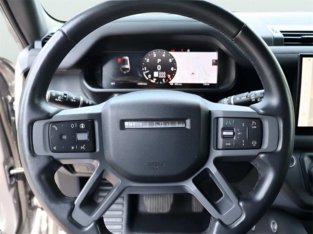 2024 Land Rover Defender 130 X-Dynamic SE photo 28