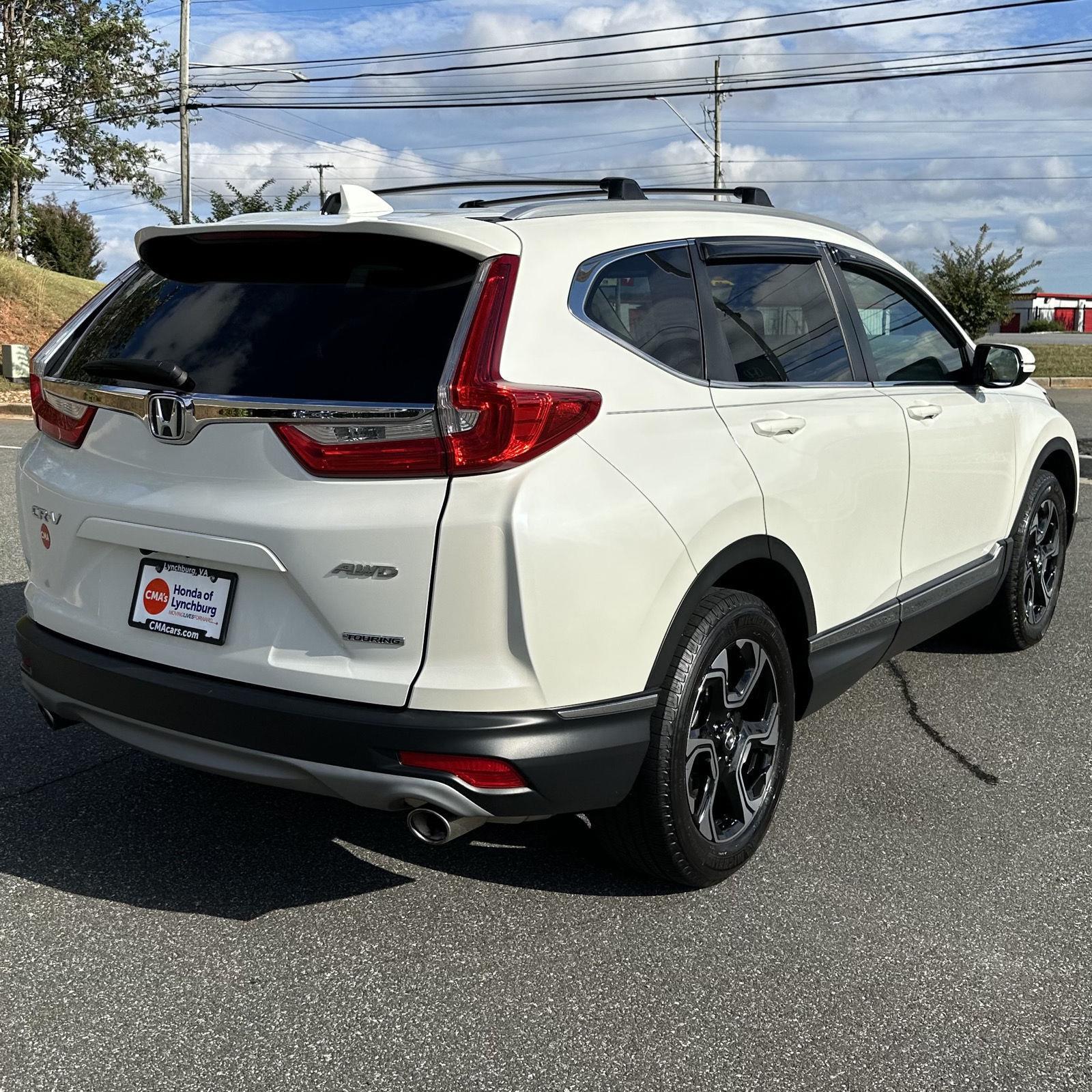 2018 Honda CR-V Touring photo 4