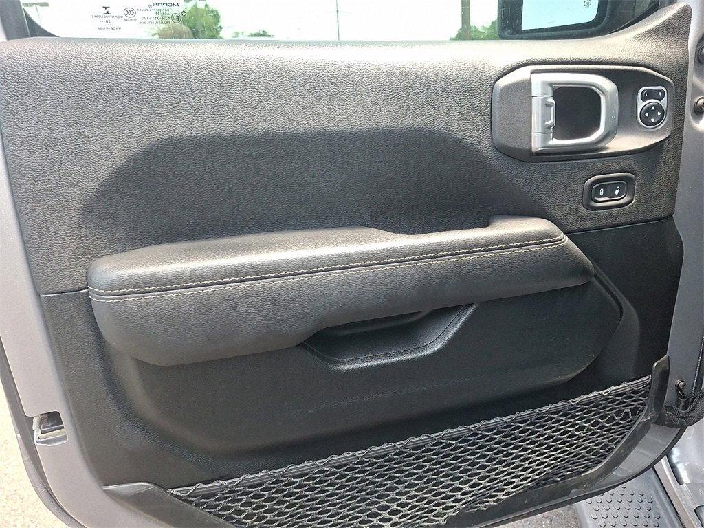 2021 Jeep Wrangler Unlimited Sahara photo 12