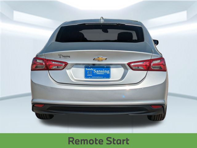 2021 Chevrolet Malibu photo 3