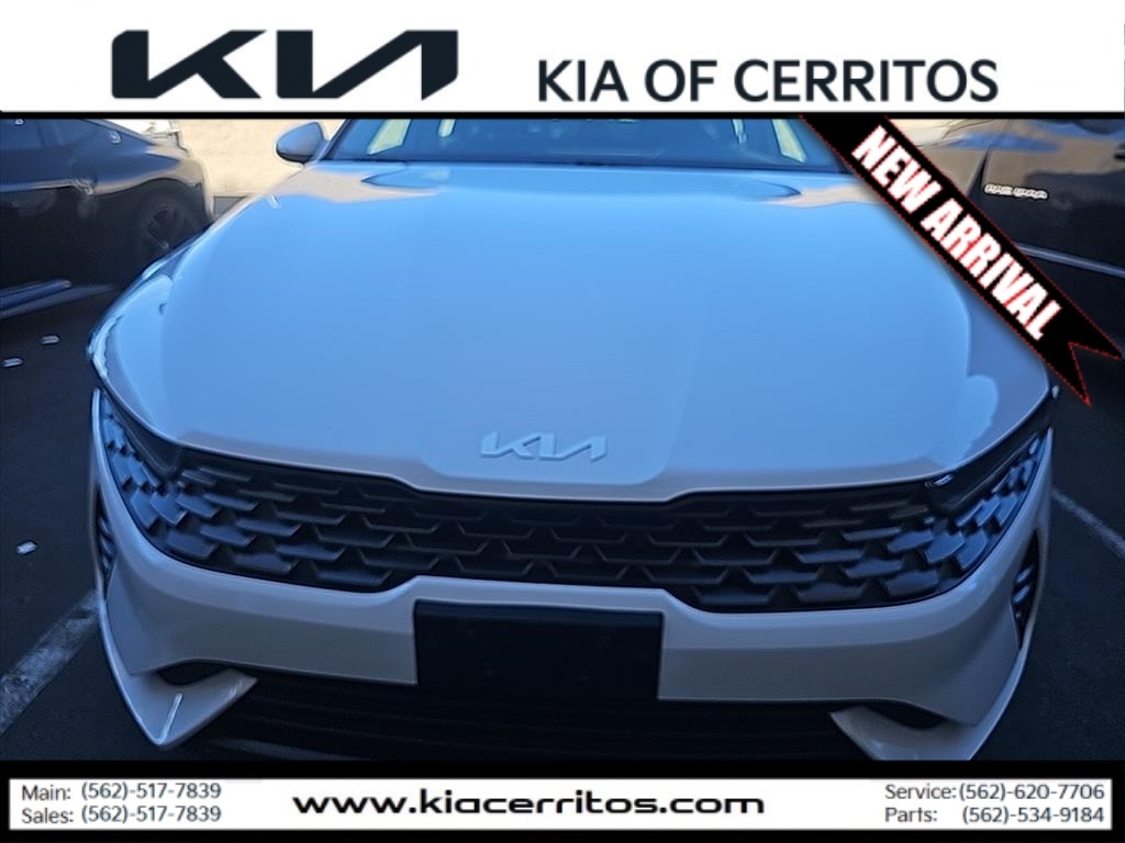 2022 Kia K5 LXS photo 2