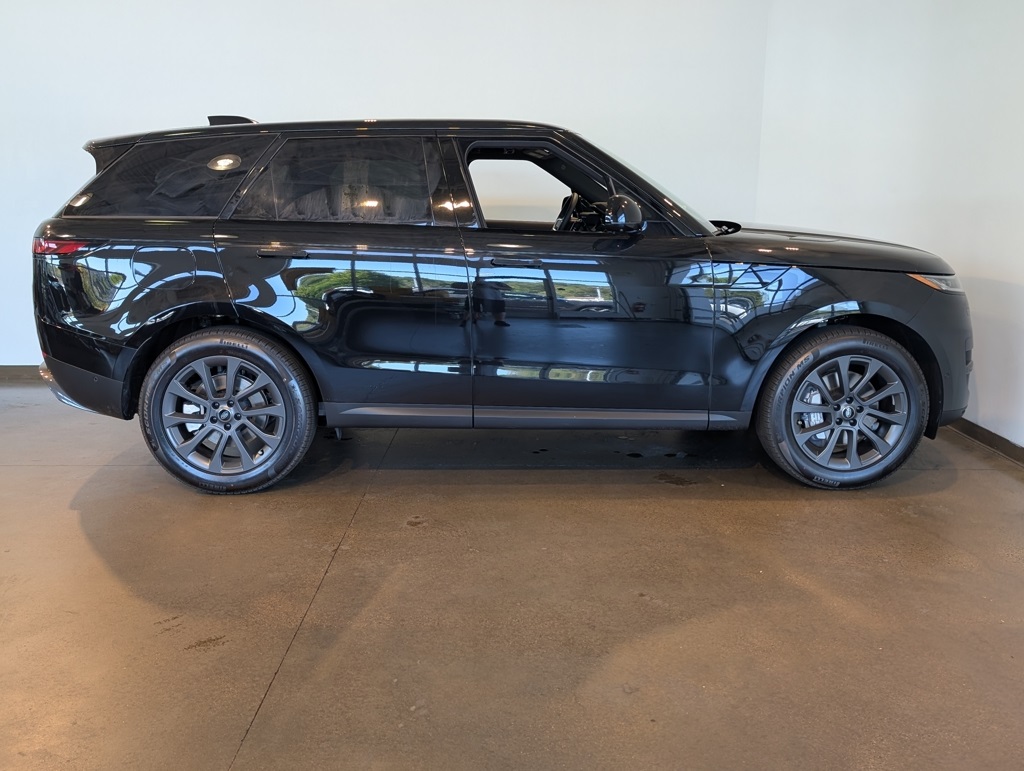 2025 Land Rover Range Rover Sport SE photo 3