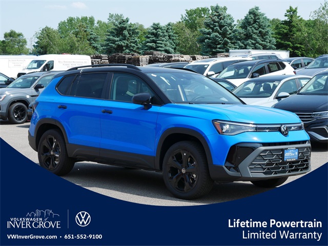 2025 Volkswagen Taos SE Black's photo