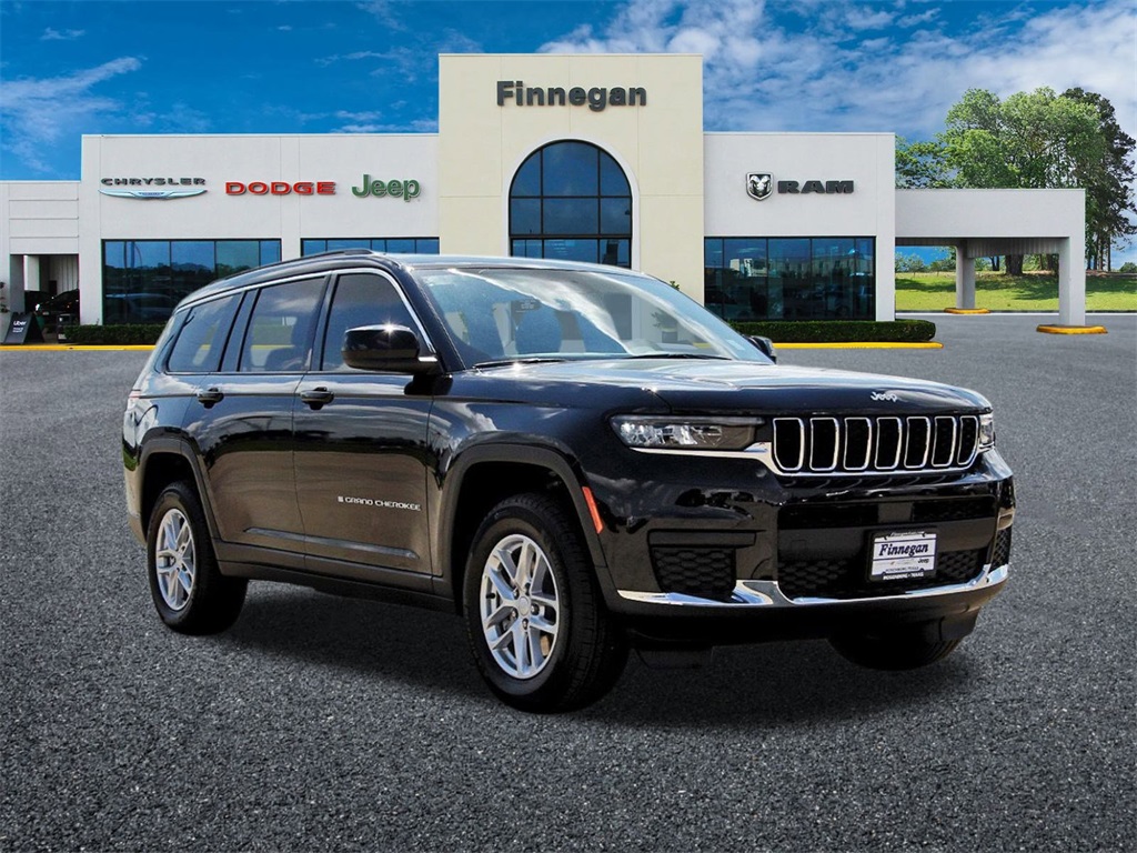 2025 Jeep Grand Cherokee L Laredo's photo