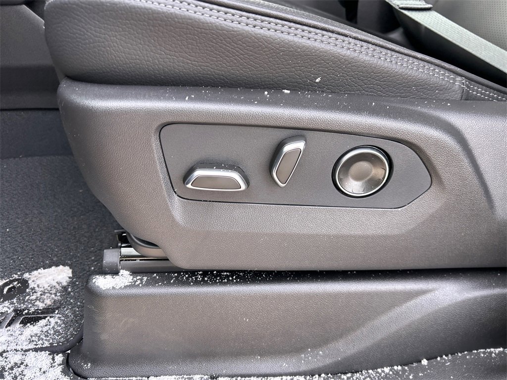 2026 GMC YUKON XL - Image 16