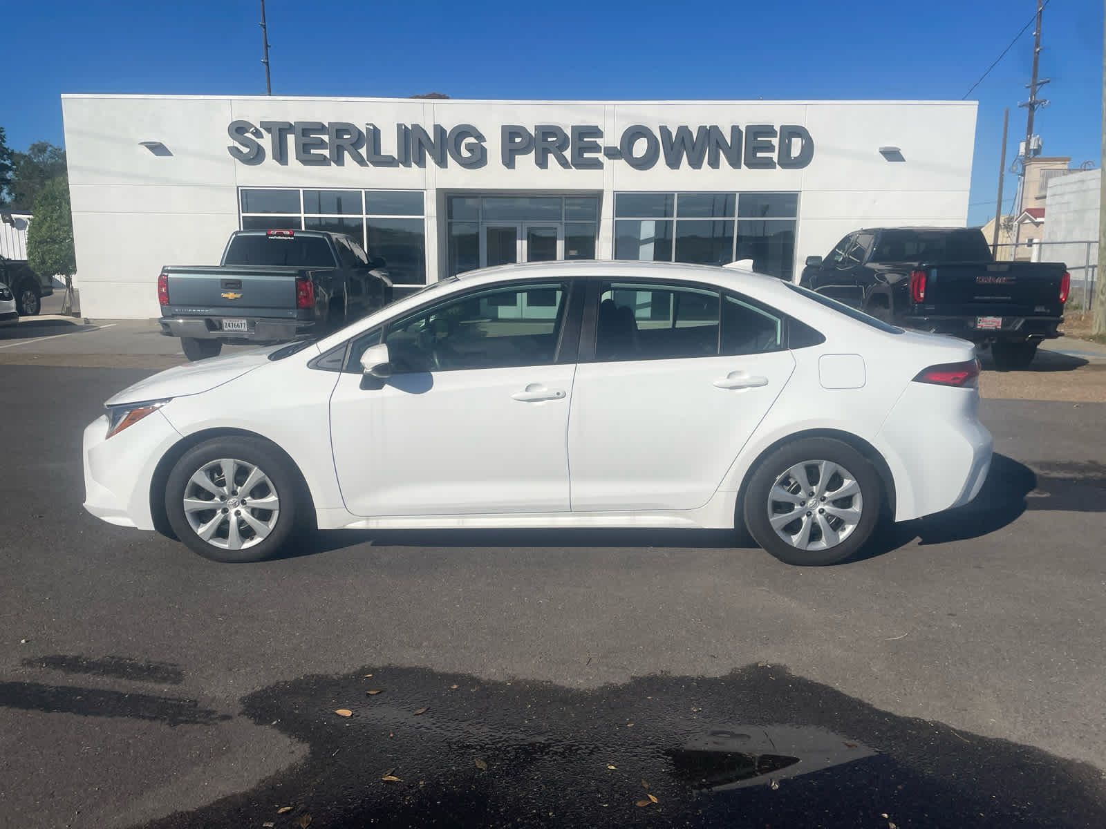 2023 Toyota Corolla LE's photo