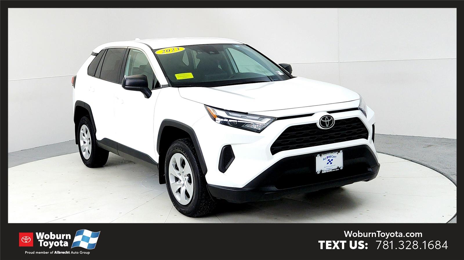 2023 Toyota RAV4 LE's photo
