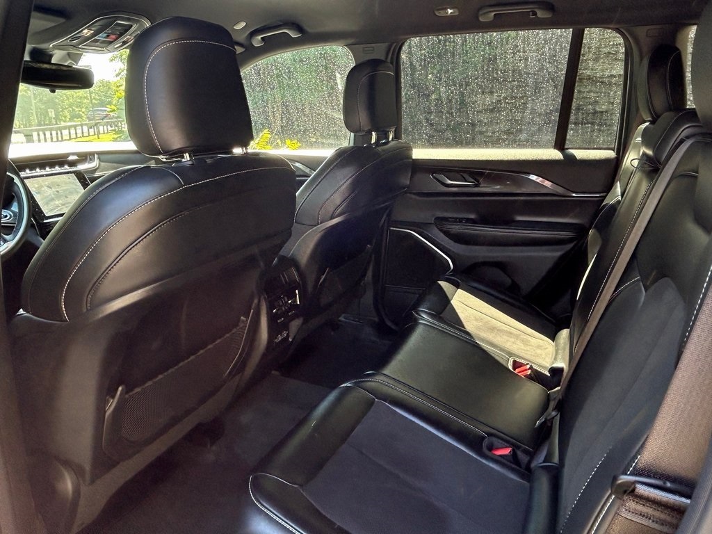 2022 Jeep Grand Cherokee Altitude photo 17