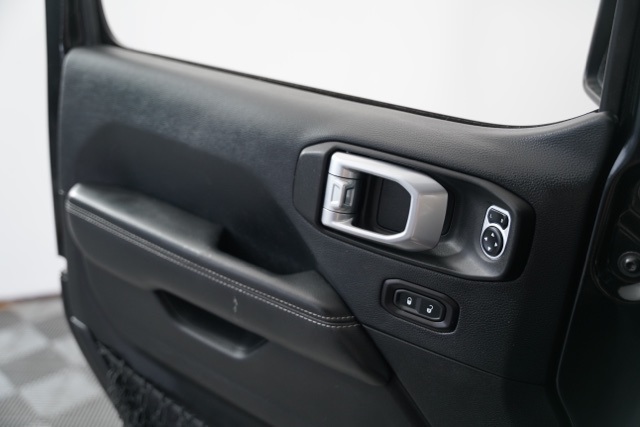 2018 Jeep Wrangler Unlimited Sahara photo 18