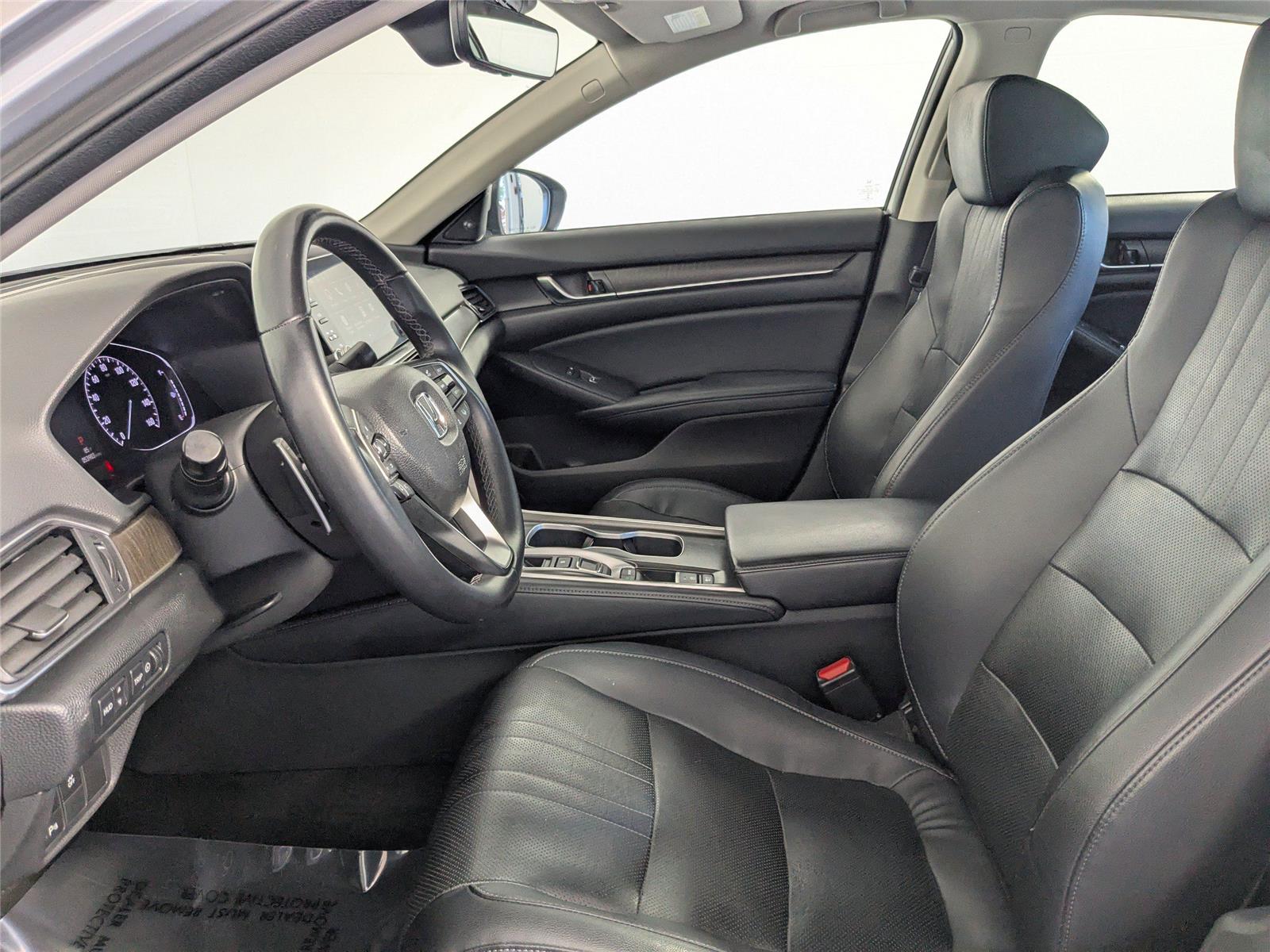 2018 Honda Accord Touring photo 9