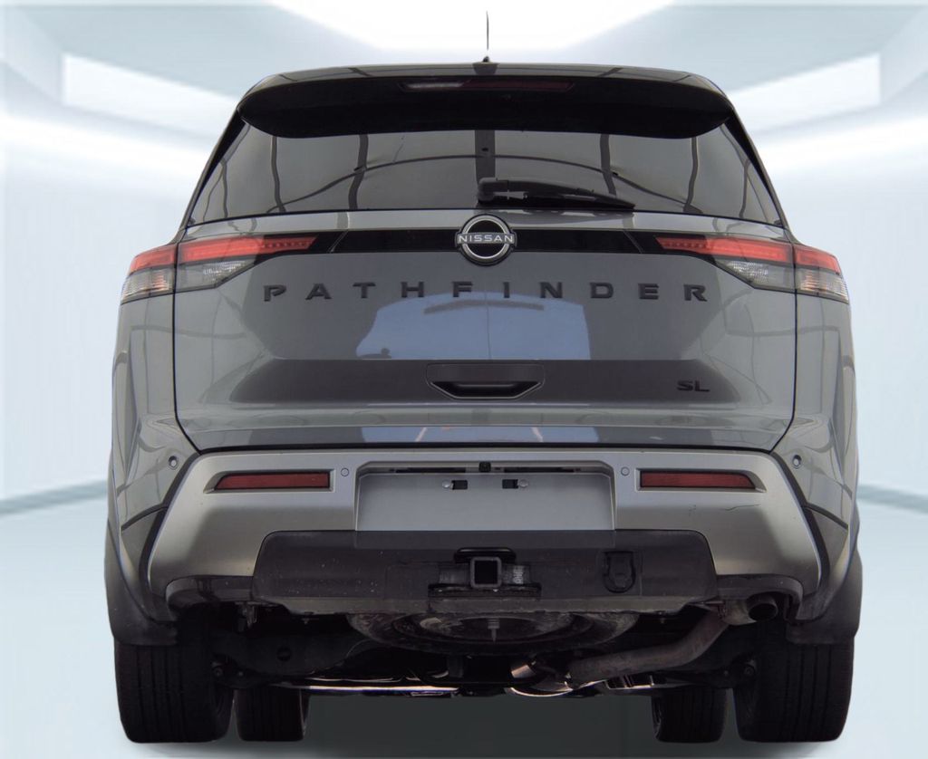 2023 Nissan Pathfinder SL photo 3