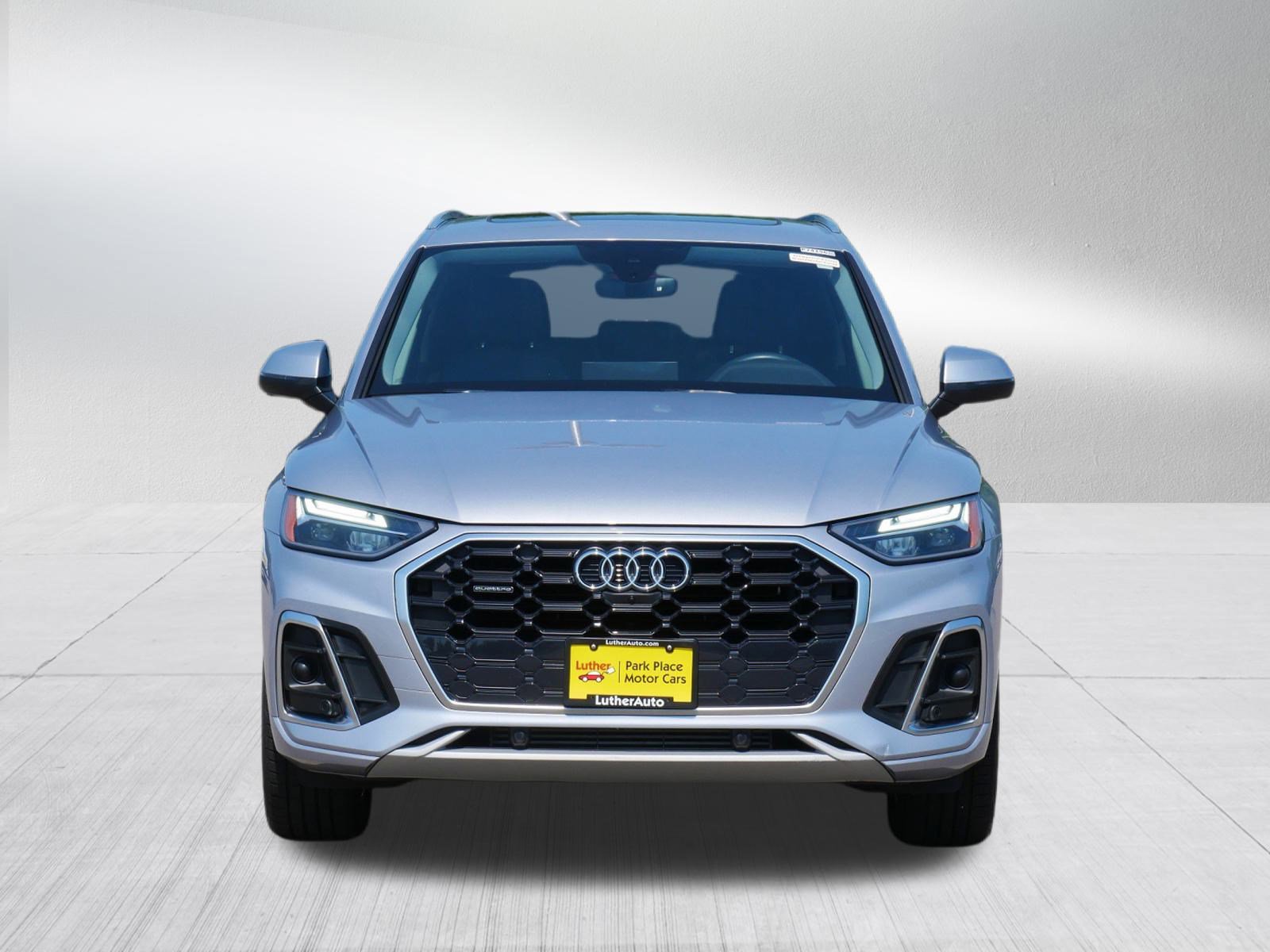 2022 Audi Q5 S line Premium Plus photo 2