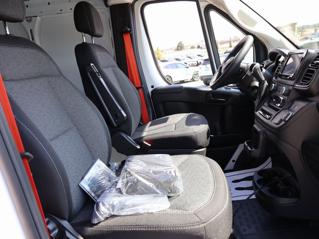 2025 Ram ProMaster 2500 photo 7