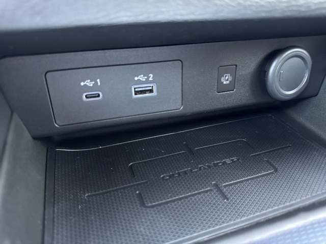 2025 Mitsubishi Outlander PHEV SEL photo 17
