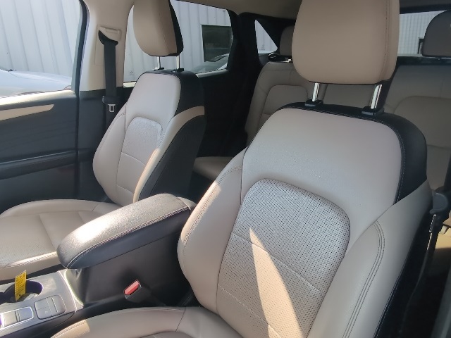 2022 Ford Escape Hybrid SEL photo 11