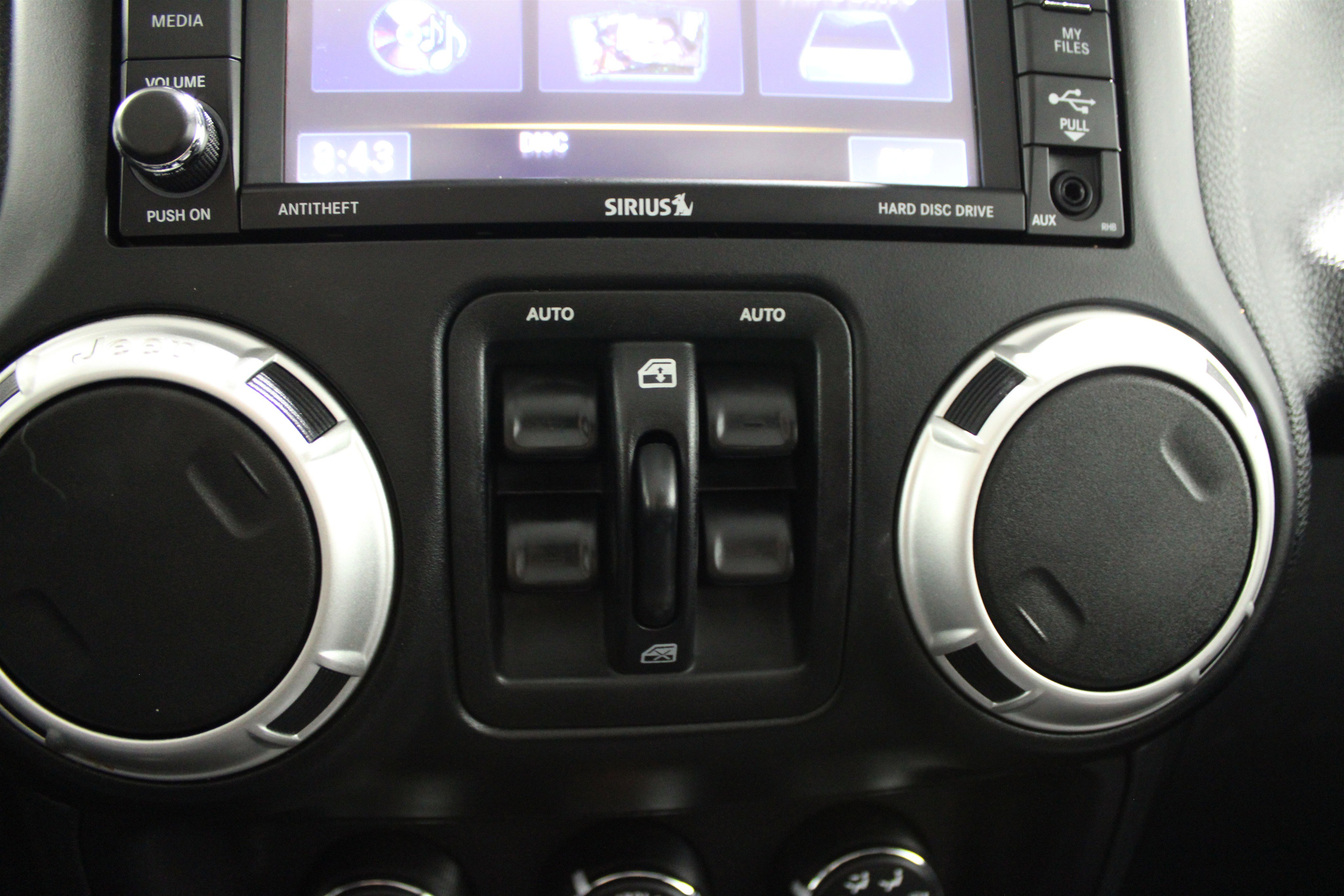 2017 Jeep Wrangler Unlimited Sahara photo 11