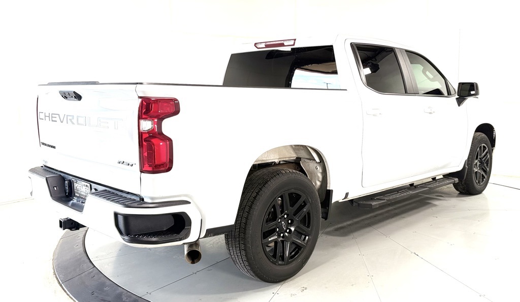 2023 Chevrolet Silverado 1500 RST photo 2