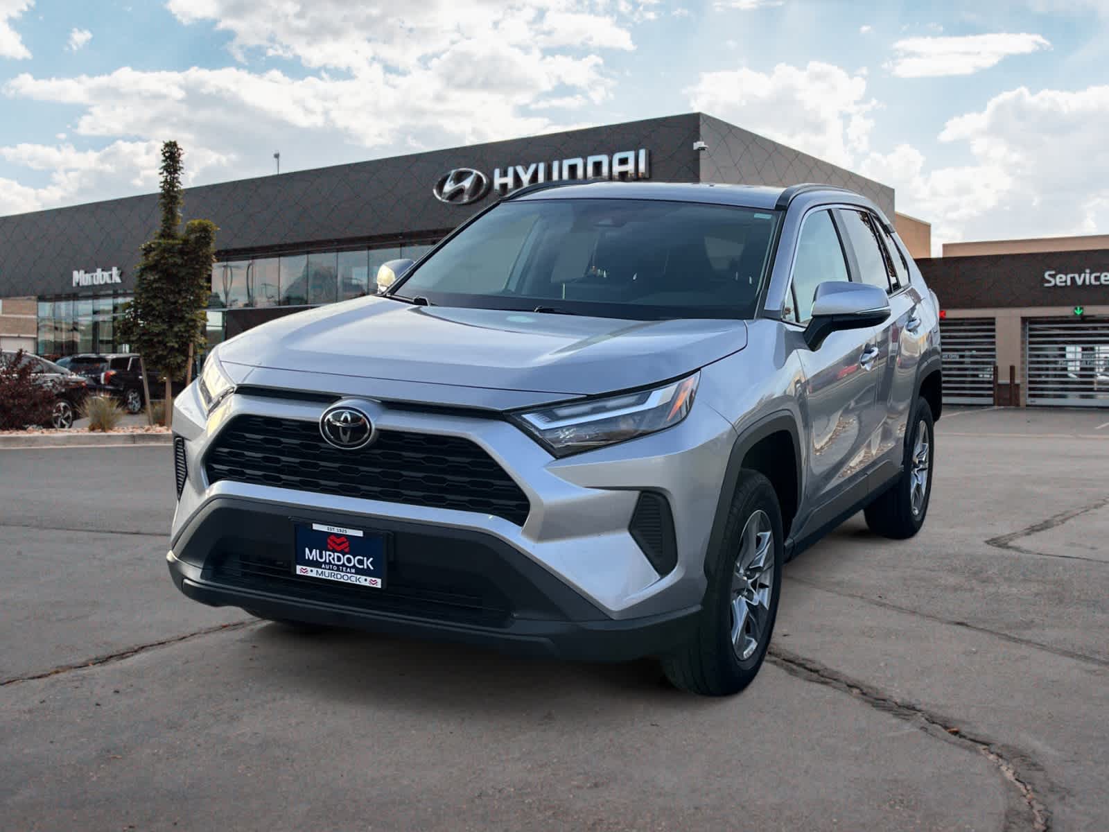 2024 Toyota RAV4 XLE's photo