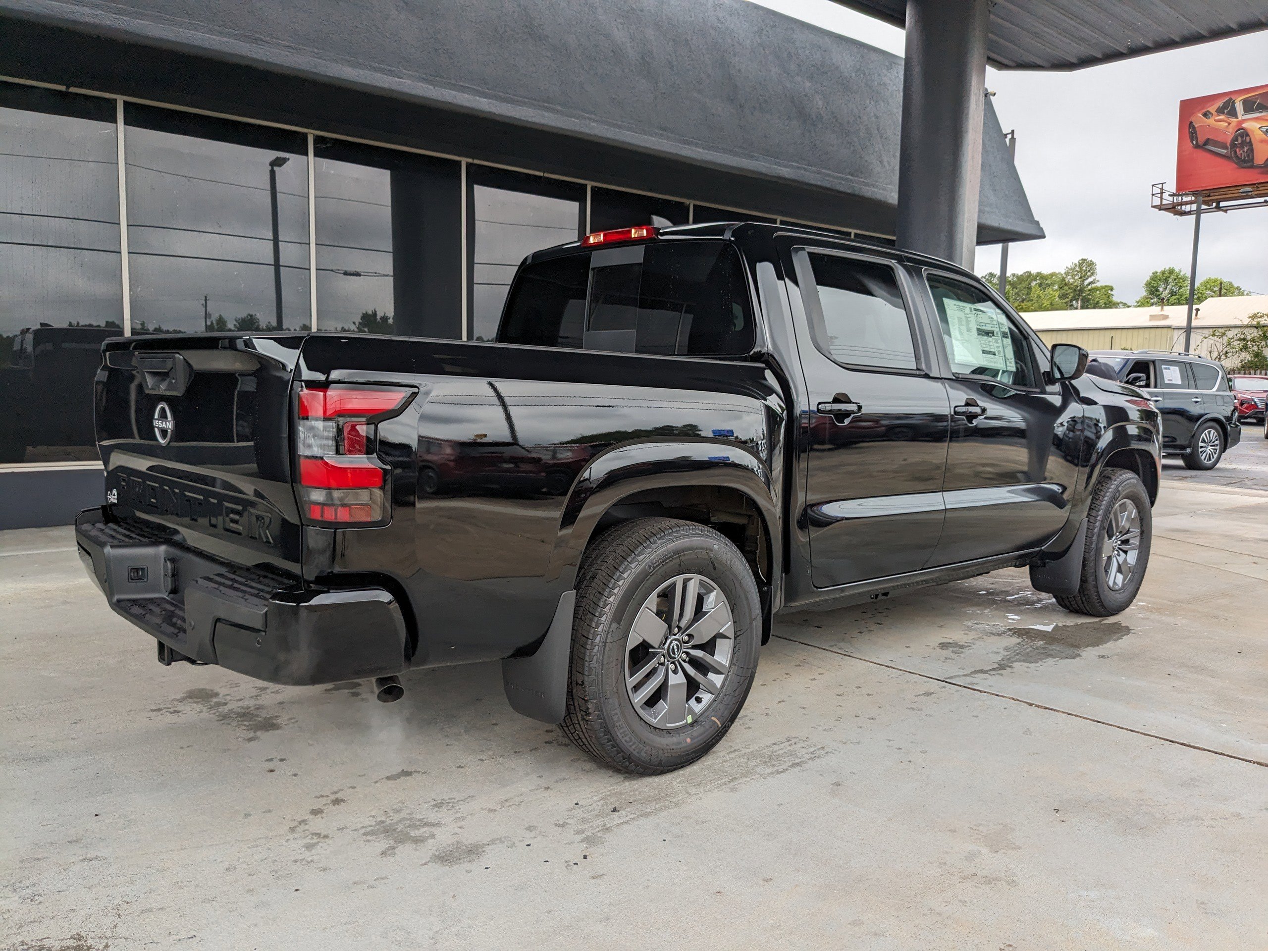 2025 Nissan Frontier Crew Cab SV photo 3