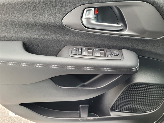 2025 Chrysler Voyager LX photo 25
