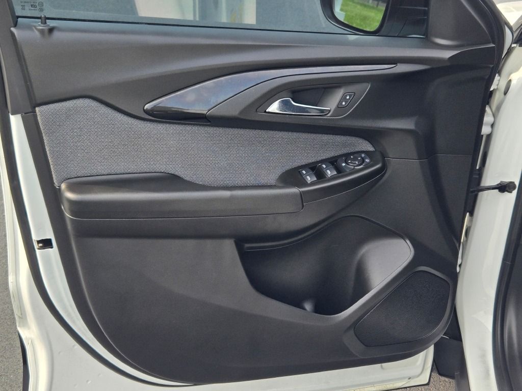 2022 Chevrolet Trailblazer LS photo 14