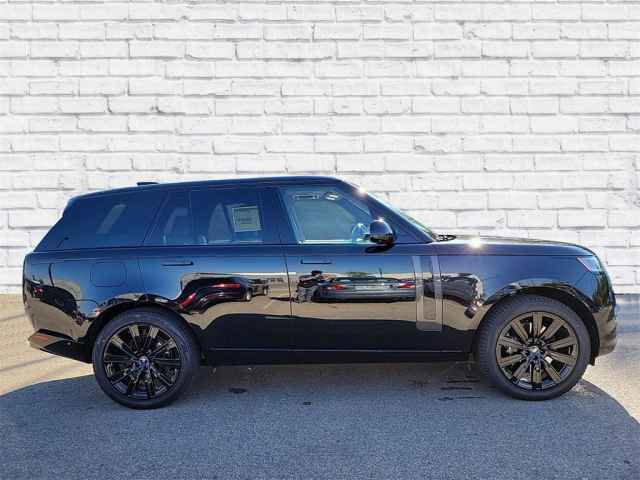 2025 Land Rover Range Rover SE photo 6