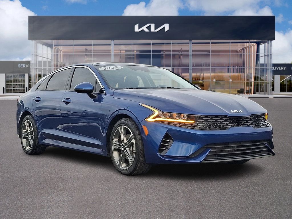 2023 Kia K5 EX's photo