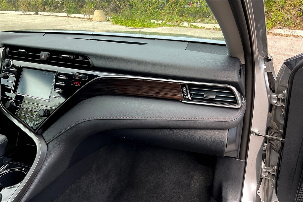 2019 Toyota Camry LE photo 15