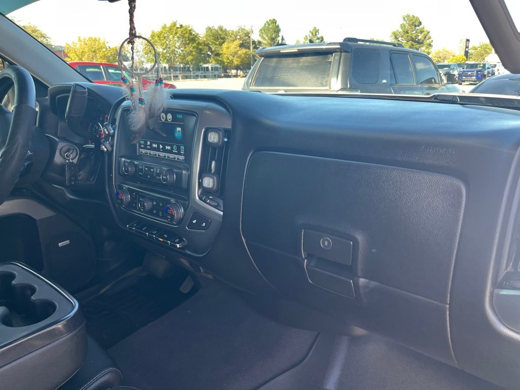 2018 Chevrolet Silverado 1500 LT photo 18