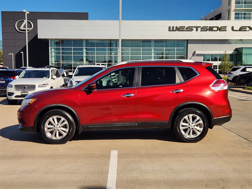 2015 Nissan Rogue SV photo 2