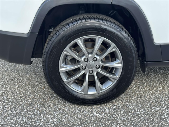 2022 Jeep Cherokee Latitude Lux photo 10