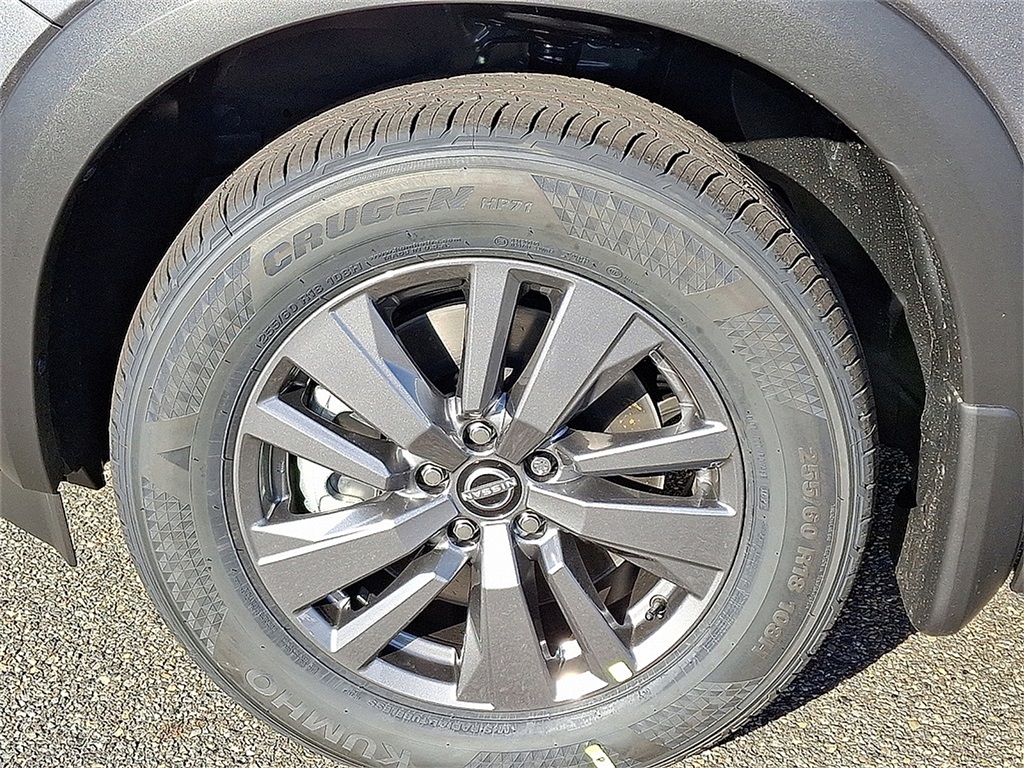 2025 Nissan Pathfinder SV photo 6