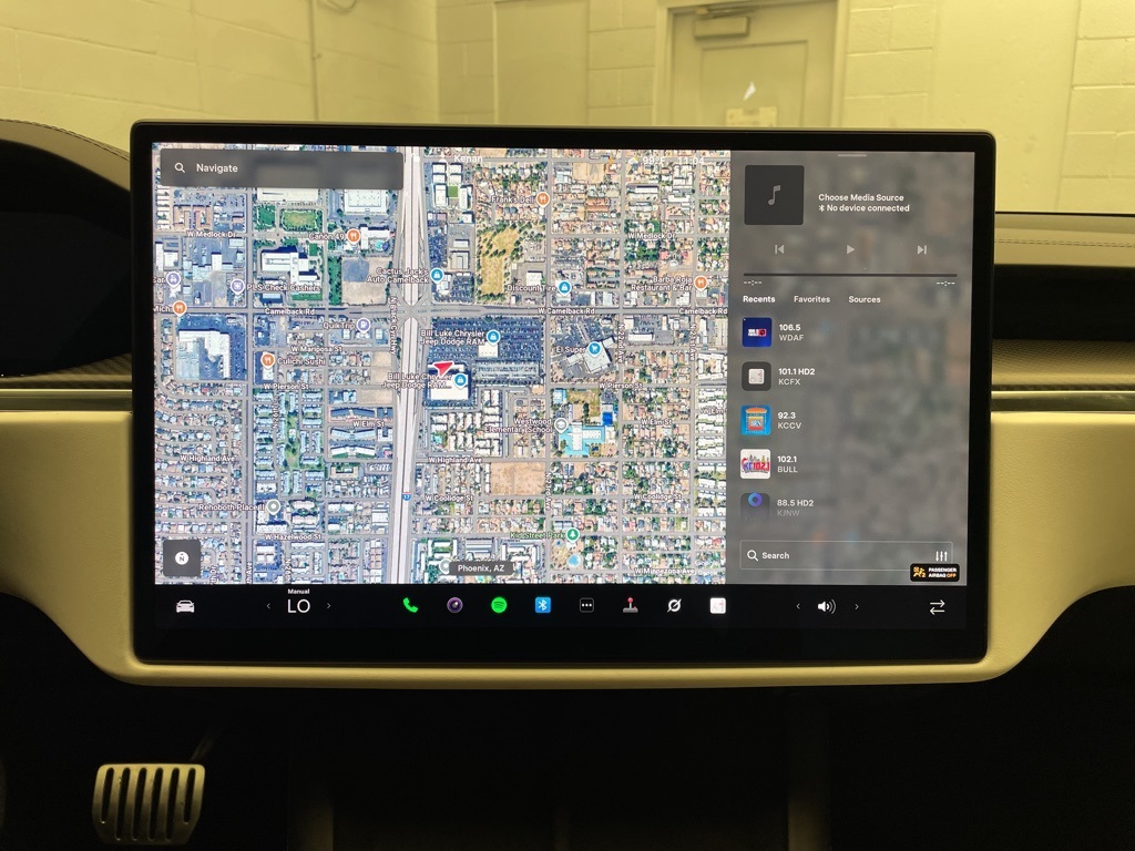 2021 Tesla Model S Plaid photo 13