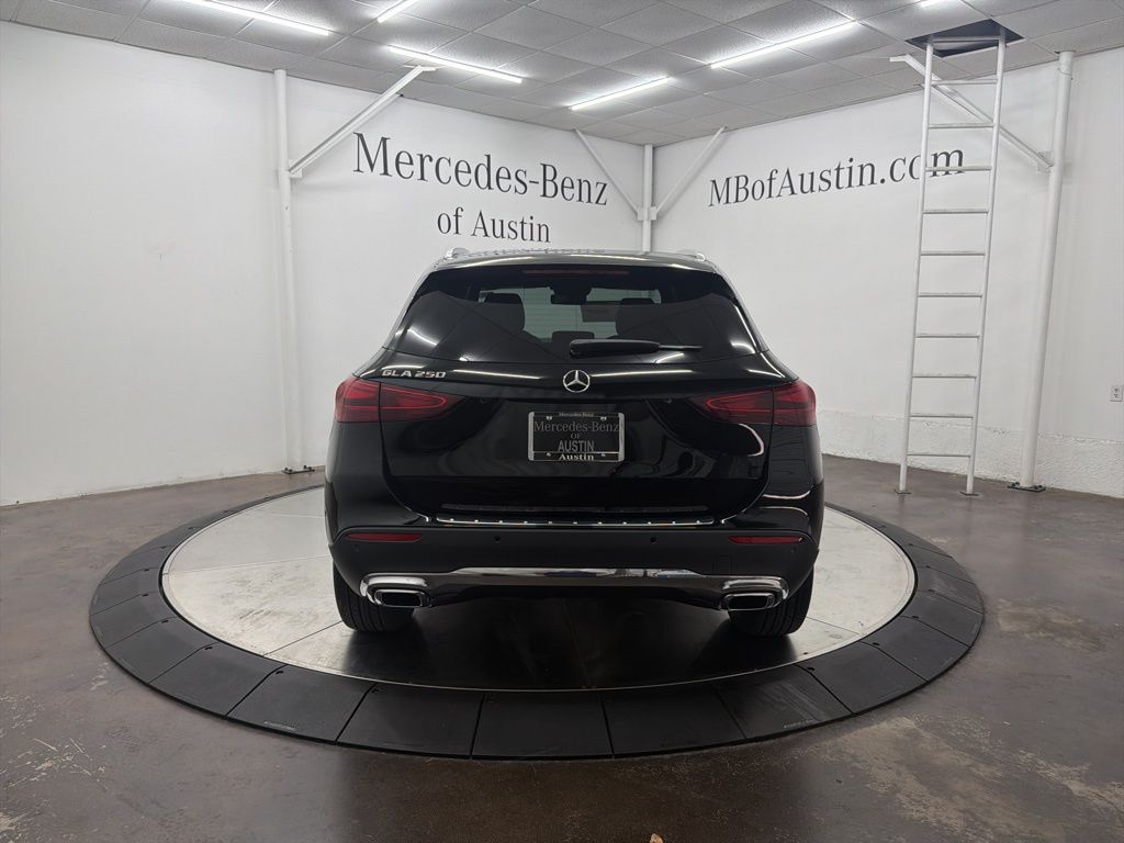 2026 Mercedes Benz GLA 250 photo 3