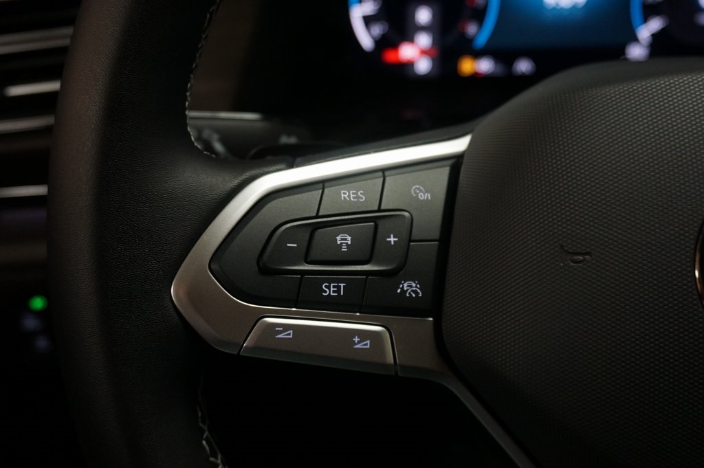 2026 Volkswagen Atlas SEL photo 22