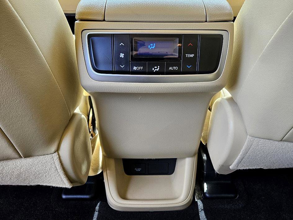 2019 Toyota Highlander XLE photo 11
