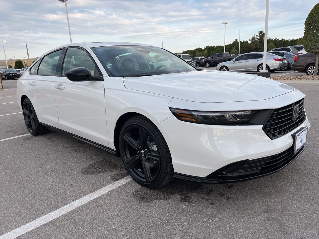 2025 Honda Accord Hybrid Sport-L photo 2