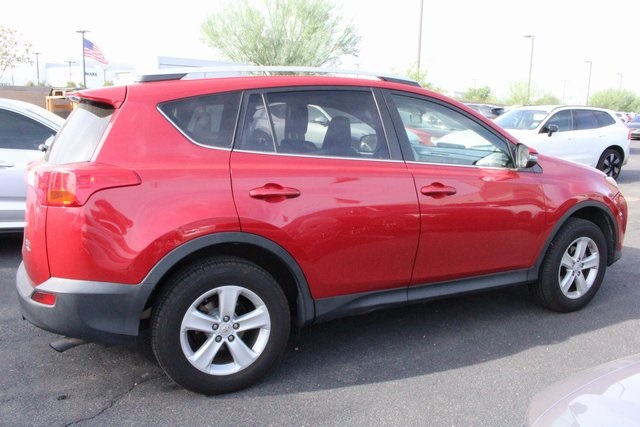 2013 Toyota RAV4 XLE photo 3