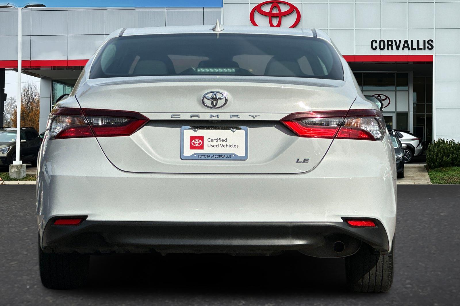 2023 Toyota Camry LE photo 4