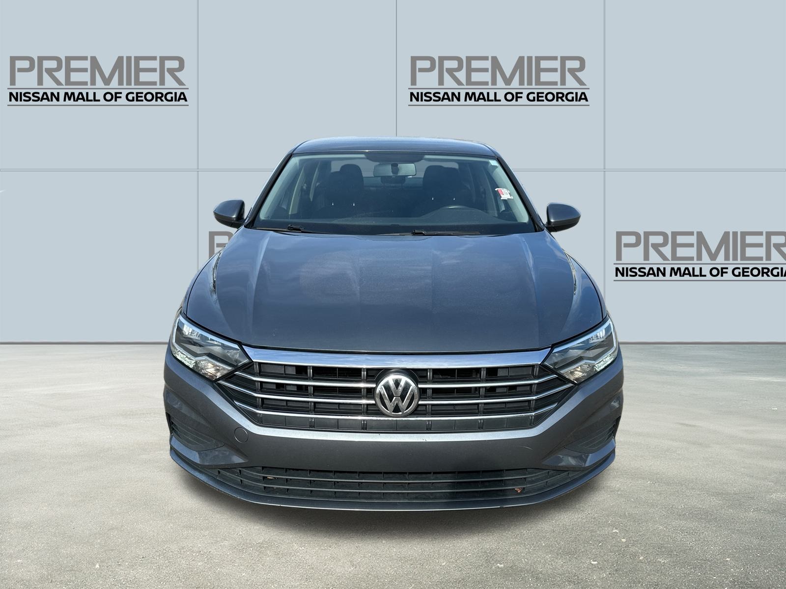 2021 Volkswagen Jetta SE R-Line photo 2