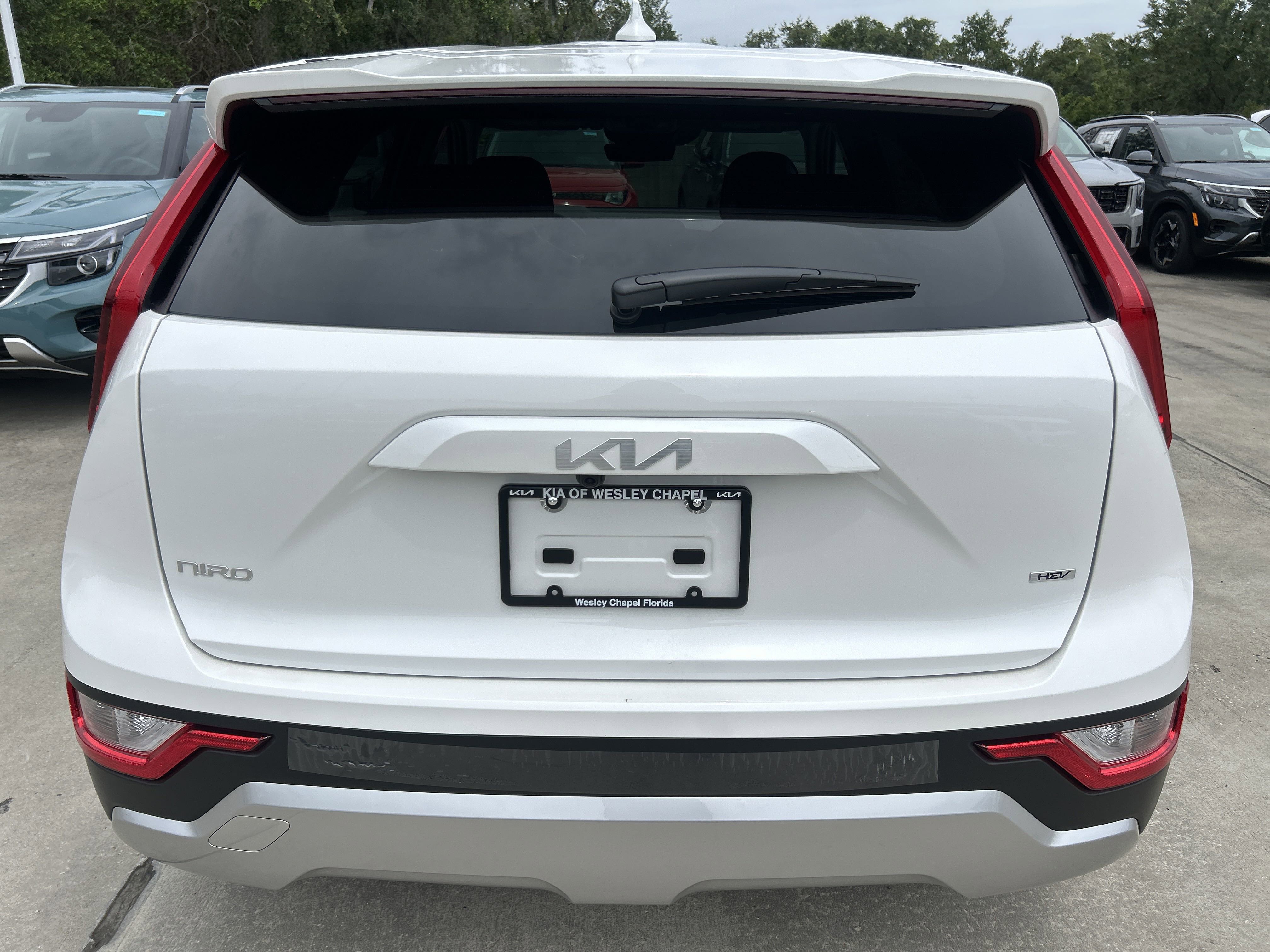 2025 Kia Niro LX photo 3