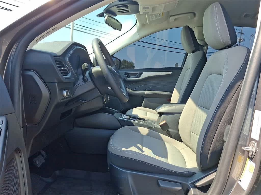 2022 Ford Escape S photo 11