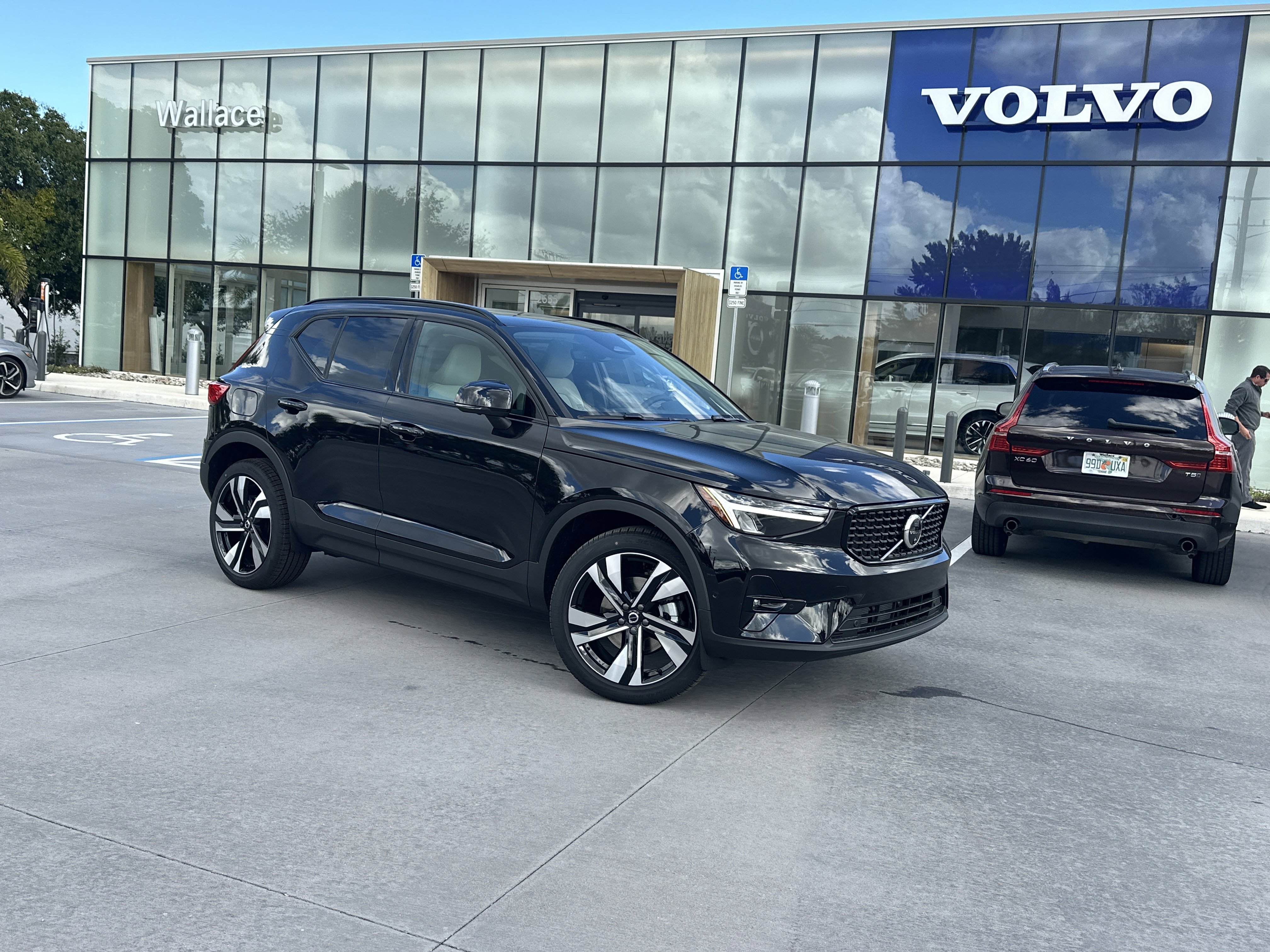 2026 Volvo XC40 Plus's photo