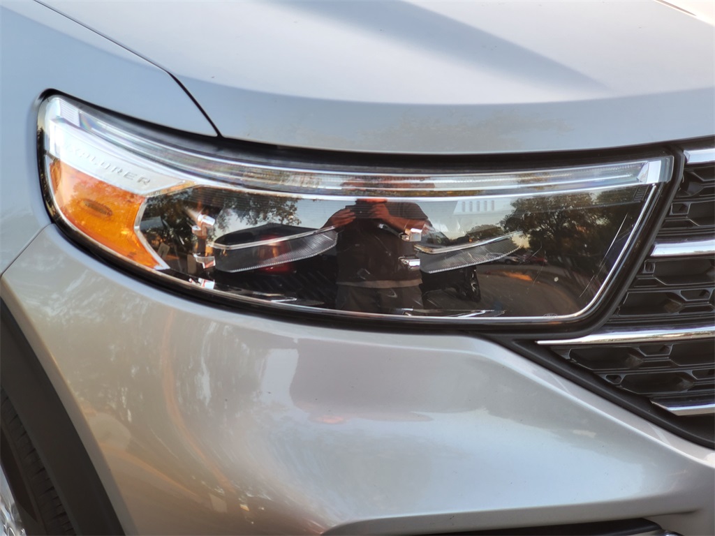 2024 Ford Explorer XLT photo 2