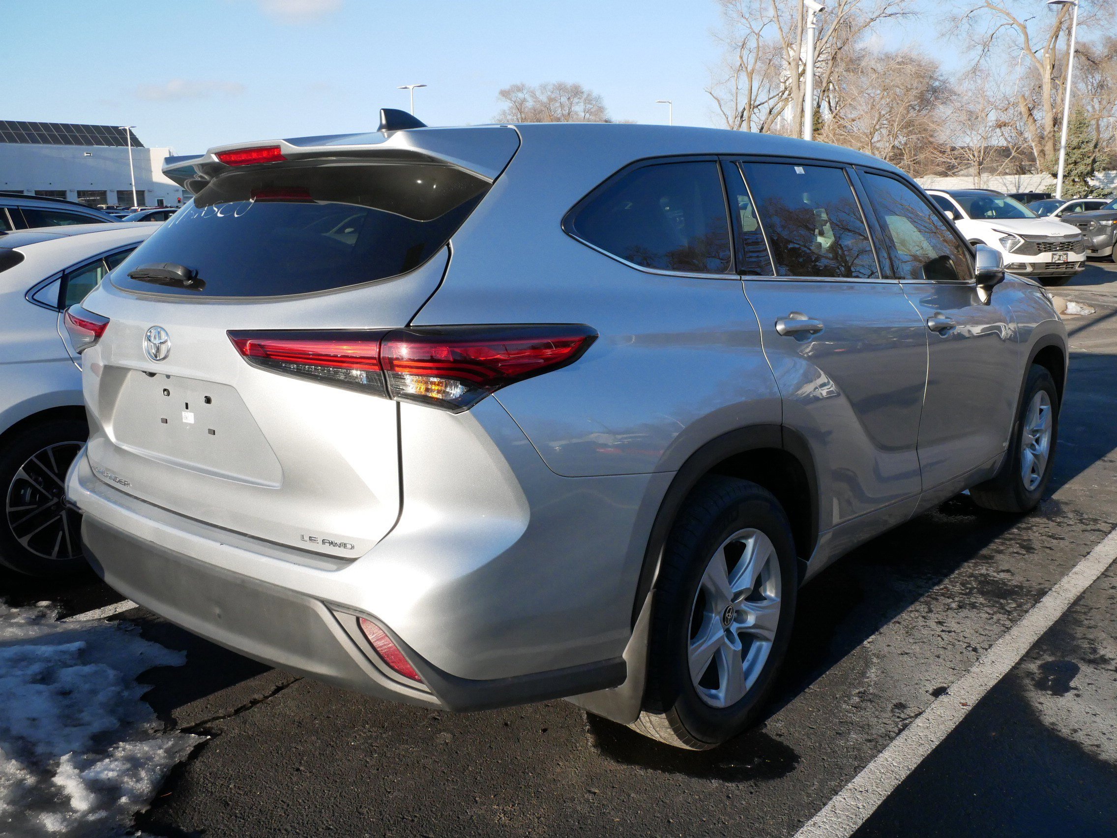 Certified 2022 Toyota Highlander LE with VIN 5TDBZRBH2NS253606 for sale in Brooklyn Center, Minnesota