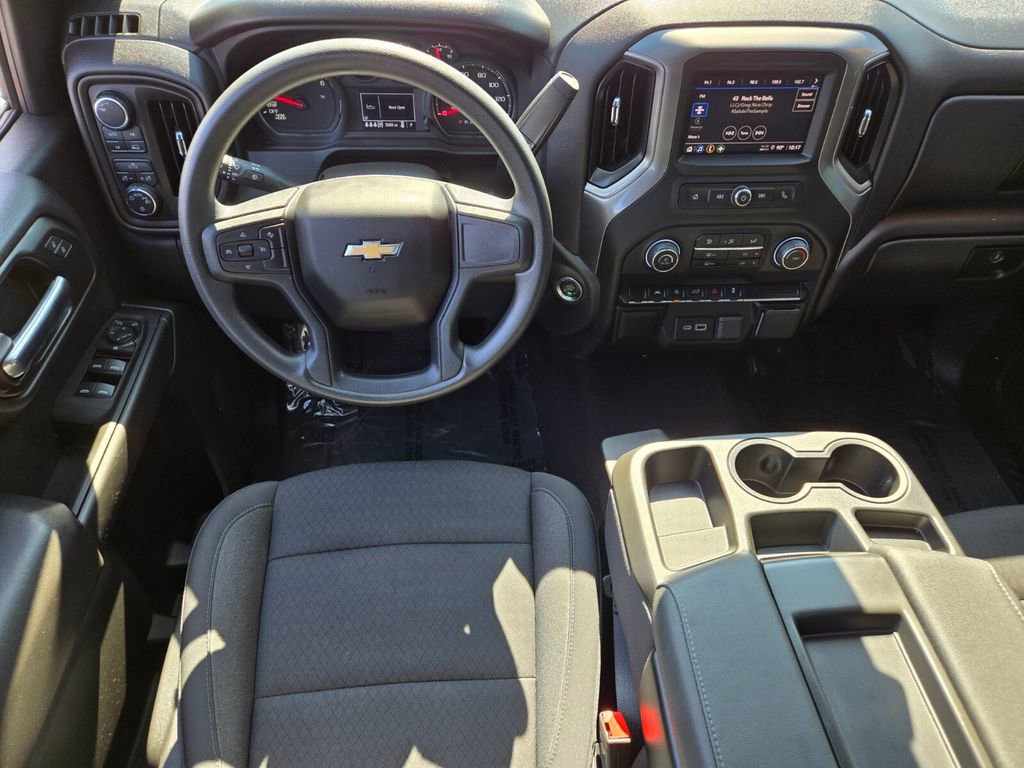 2025 Chevrolet Silverado 1500 Custom photo 12