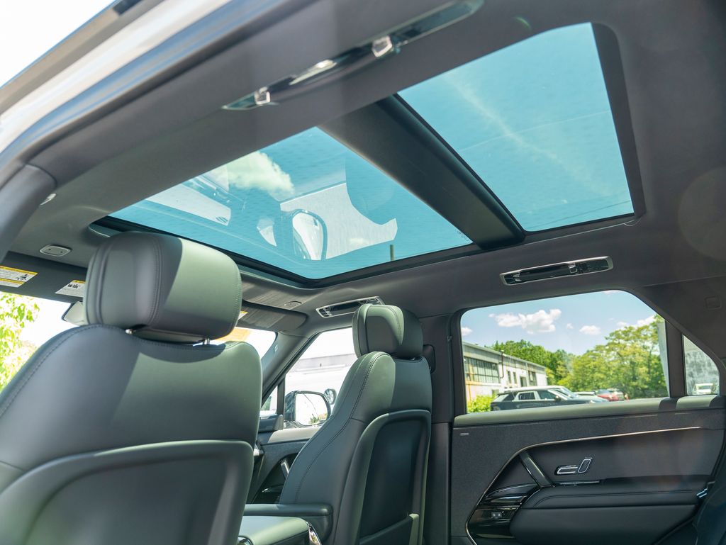 2025 Land Rover Range Rover Sport SE photo 19