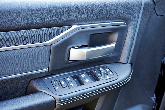 New 2026 Granite Crystal Metallic Clear-Coat Exterior Paint RAM Big Horn image 30