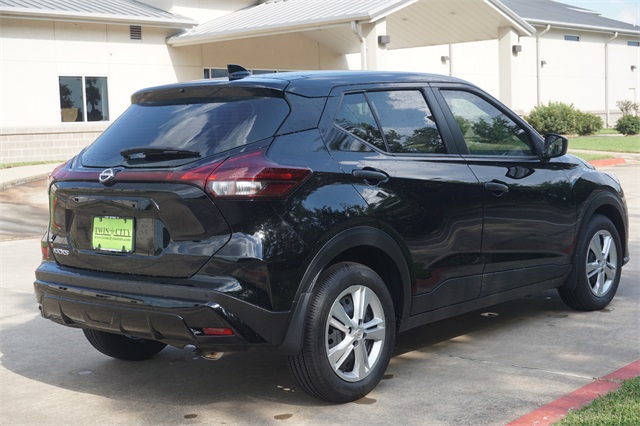 2025 Nissan Kicks Play S photo 4